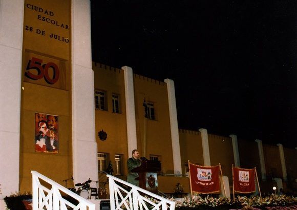 Fidel Castro durante la conmemoración del 50 Aniversario del Asalto al Cuartel Moncada efectuado en Santiago de Cuba, 26 de julio de 2003. Foto: Estudios Revolución