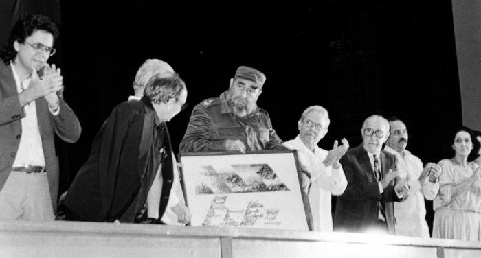 El Comandante en Jefe Fidel Castro, en la celebración del 30 aniversario del Icaic. Foto: Ismael González