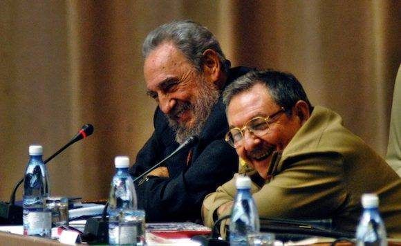 Fidel y Raúl en la Asamble Nacional. Foto: Ismael Francisco/Cubadebate