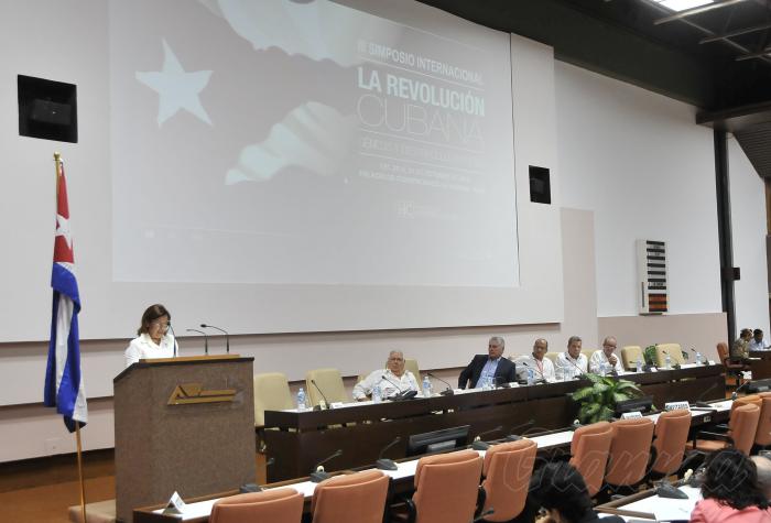 Die Ministerin für Wissenschaft und Technologie Elba Rosa Montoya sprach die Schlussworte auf dem III. Internationalen Symposium über die Kubanische Revolution Photo: Ismael Batista