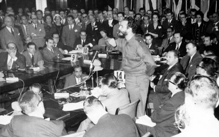 El 2 de mayo de 1959 Fidel habló ante el Consejo Económico de los 21, en Buenos Aires, Argentina. (Foto: Tomada de Internet)