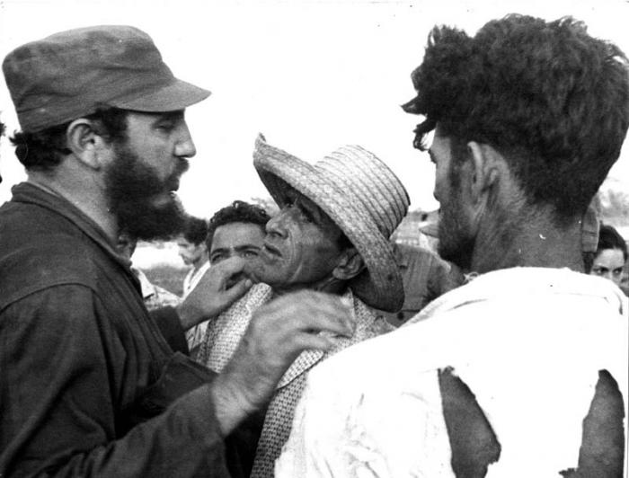  Fidel durante el ciclón Flora. Foto: Liborio Noval 