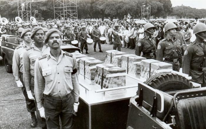 Todas as cidades do país receberam os restos mortais de seus filhos, para homenageá-los nos Panteões dos Caídos. Photo: Liborio Noval