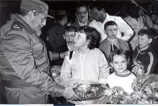 Fidel compartió intensamente con los niños de Chernobil. 