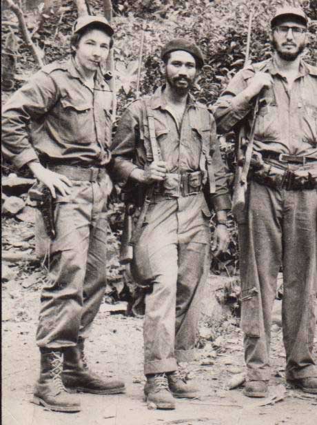 Fidel junto a los Comandantes Raul y Almeida