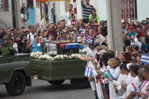 Caravana de la libertad que lleva las cenizas del líder histórico de la Revolución Cubana