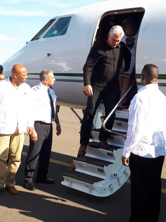 Presidente de Cuba llega a Nicaragua para asistir a Cumbre caribeña