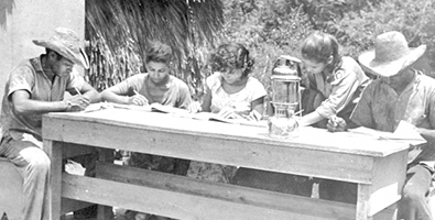 Llevar a los llanos y montañas la luz de la enseñanza fue una premisa de quienes conformaron el Ejército de Alfabetizadores Conrado Benítez. Foto: Archivo de JR
