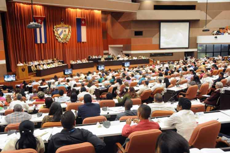 Parlamento Cubano reunido en la Asamblea Nacional