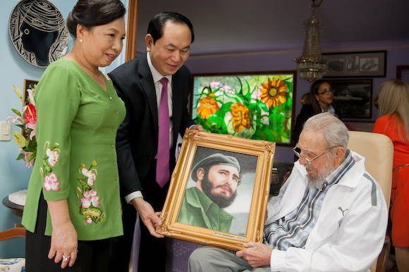Fidel se reúne con el Presidente de Vietnam, el 15 de noviembre de 2016. Foto: Alex Castro / Archivo de Cubadebate