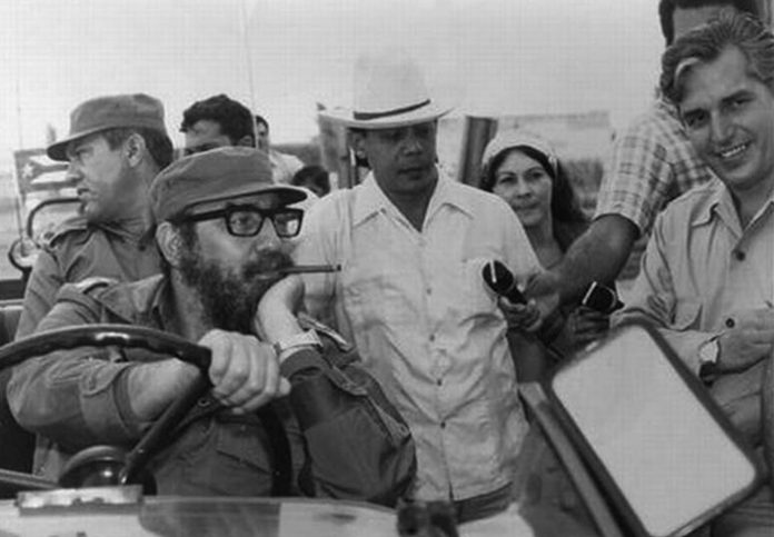 Fidel durante uno de sus recorridos por Cienfuegos./Foto: Tomada del sitio digital Radio Rebelde
