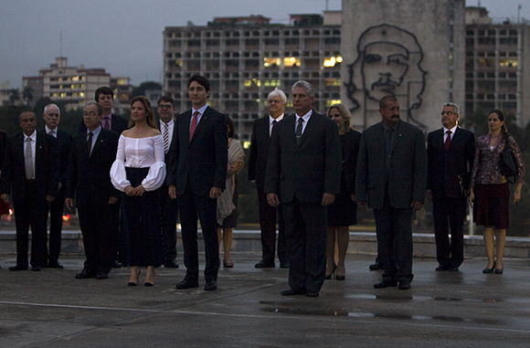 Primer Ministro de Canadá, Justin Trudeau rinde honores al prócer de la Independencia de Cuba, José Martí