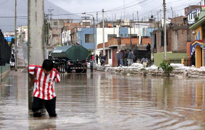 Casi un centenar de personas han perdido la vida a causa de los daños ocasionados por las intensas lluvias. Foto: Radio Huancavilca