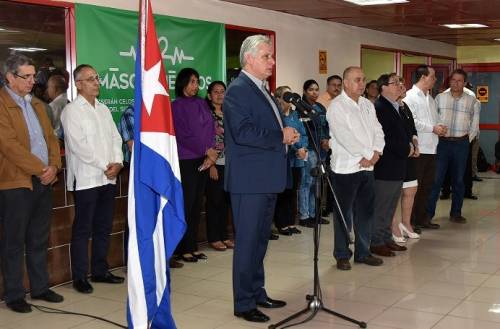 Díaz-Canel dio la bienvenida al primer grupo de médicos cubanos procedentes de Brasil 