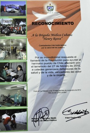 Reconocimiento firmado por Fidel y el Ministro de Salud entregado a los médicos recién llegados de Chile