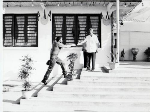 Fidel llega a la residencia de Pham Van Dong. 1973 septiembre.