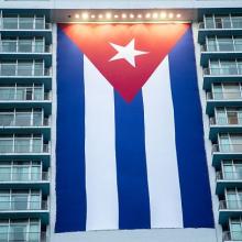 Bandera cubana en el Hotel Habana Libre. Foto: Ismael Francisco/ Cubadebate.