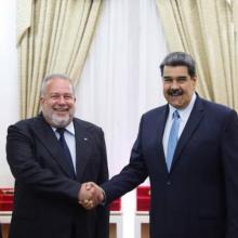 Nicolás Maduro y Marrero Cruz reafirmaron el propósito de avanzar hacia una refundación creadora y profunda del mapa de cooperación Cuba-Venezuela, para fortalecerlo. Foto: Estudios Revolución
