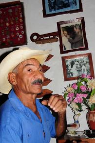 Abundio Sánchez labora como campesino en la zona de La Sierrita. Foto: Vicente Brito