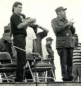 El Comandante en Jefe Fidel Castro y Miguel Díaz-Canel, primer secretario del Partido en Villa Clara, en la Plaza de la Revolución Ernesto Guevara, el 30 de septiembre de 1996. Autor: Vanguardia