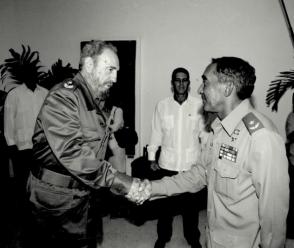 El líder de la Revolución Cubana Fidel Castro junto a Arnaldo Tamayo. Foto: Cortesía del autor.