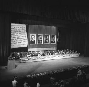 Comandante en Jefe Fidel Castro Ruz presents members of the Communist Party of Cuba’s first Central Committee. Photo: Jorge Oller