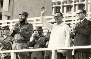 Fidel junto a Allende durante su visita a Cuba, en 1972. Foto: Mario Ferrer 