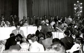Fidel Castro ofreció una Conferencia de Prensa ante cientos de periodistas extranjeros y cubanos en el Hotel Riviera, el 22 de enero de 1959. Foto: Archivo del sitio Fidel Soldado de las Ideas / Cubadebate