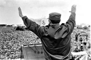 Fidel Castro junto al pueblo cubano en la Plaza