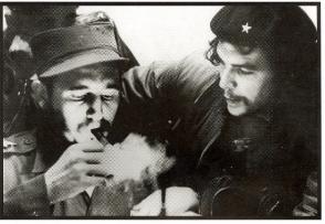 Fidel Castro junto al Che en 1959