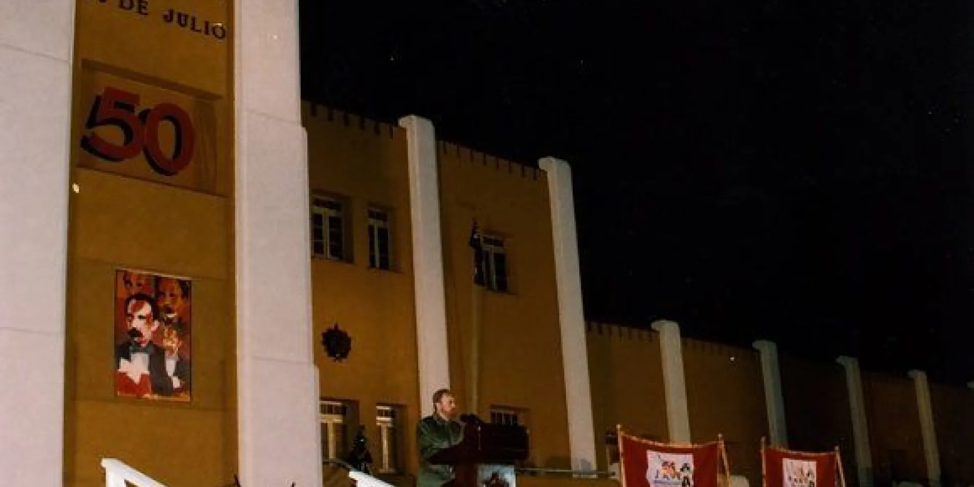 Fidel Castro durante la conmemoración del 50 Aniversario del Asalto al Cuartel Moncada efectuado en Santiago de Cuba, 26 de julio de 2003. Foto: Estudios Revolución