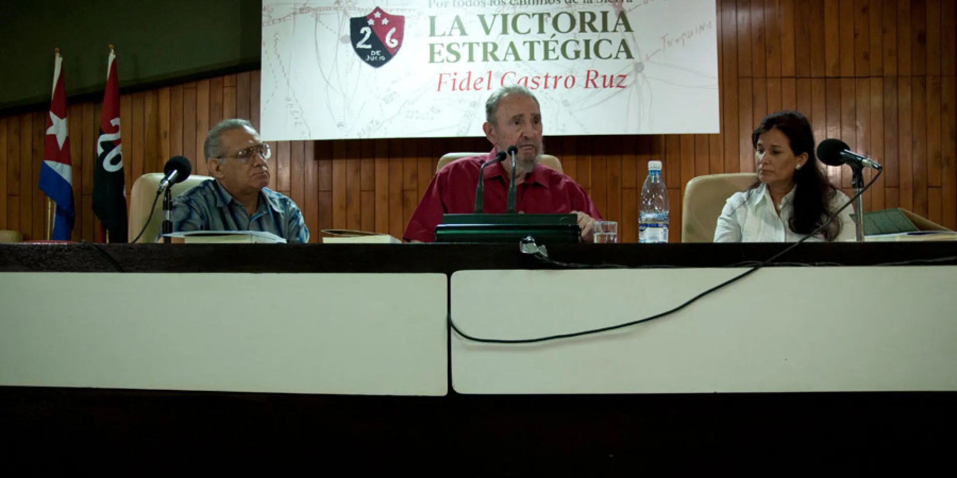 Fidel Castro presenta el libro “La victoria estratégica”. Foto: Roberto Chile