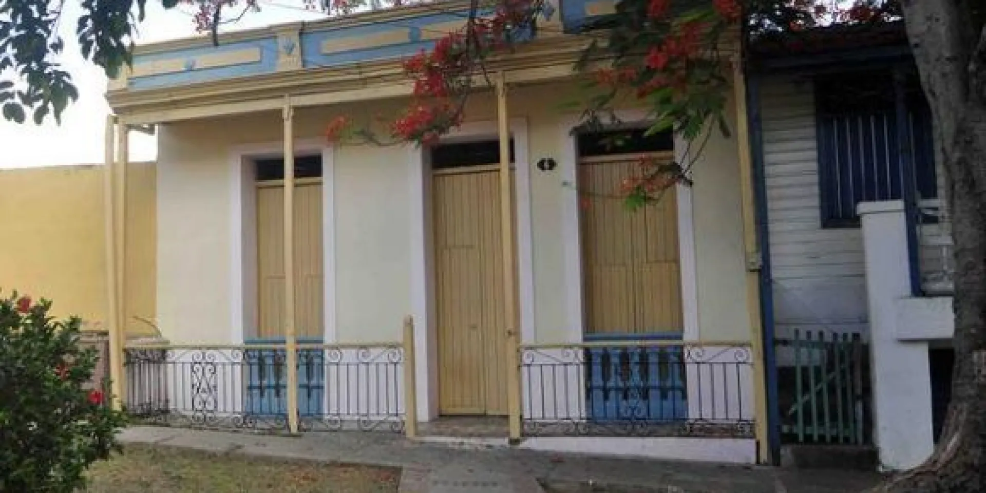 Tres fueron las casas santiagueras testigos del paso de la niñez a la adolescencia de Fidel Castro Ruz, la que se muestra es la que está situada en la Calle Rabí número 6 en la Loma del Intendente en el casco histórico de Santiago de Cuba. 3 de agosto de 2017. Foto: Miguel Rubiera/ ACN.