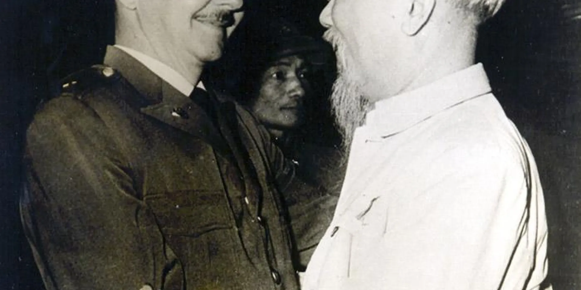 Cuba et le Vietnam ont toujours entretenu des relations d’amitié. En 1966, le général d’armée Raul Castro Ruz se rendit au Vietnam où il rencontra Ho Chi Minh. Photo: Archives
