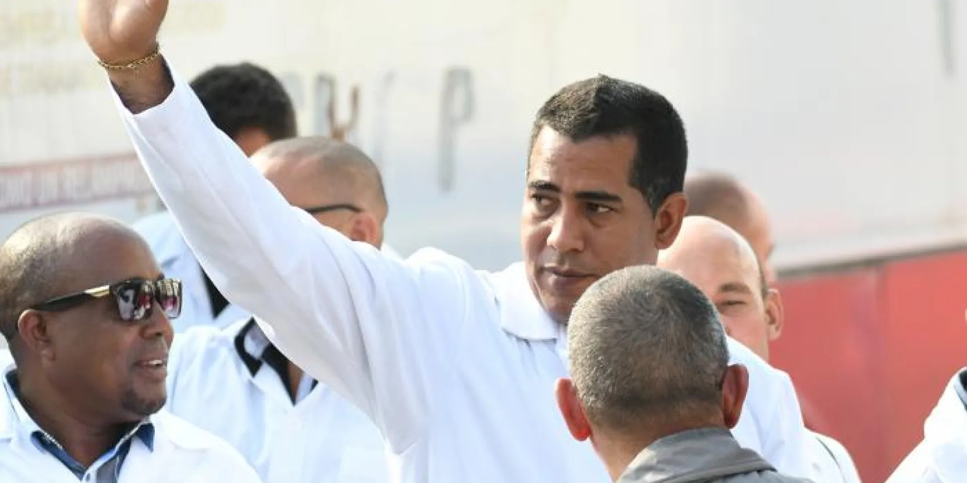  Cubanos de batas blancas han salido, contra la pandemia, a apoyar al mundo. Foto: Maickel Cáceres Suárez 