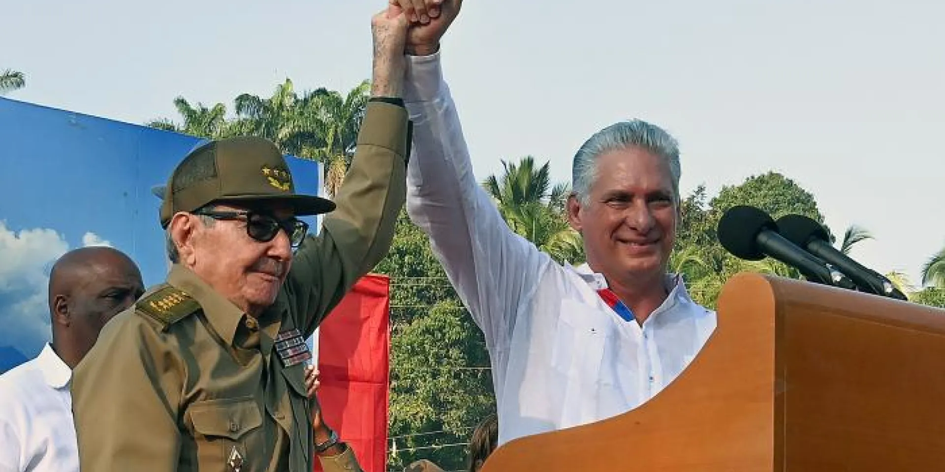 Raúl y Díaz-Canel en el III Frente. Foto: Estudios Revolución