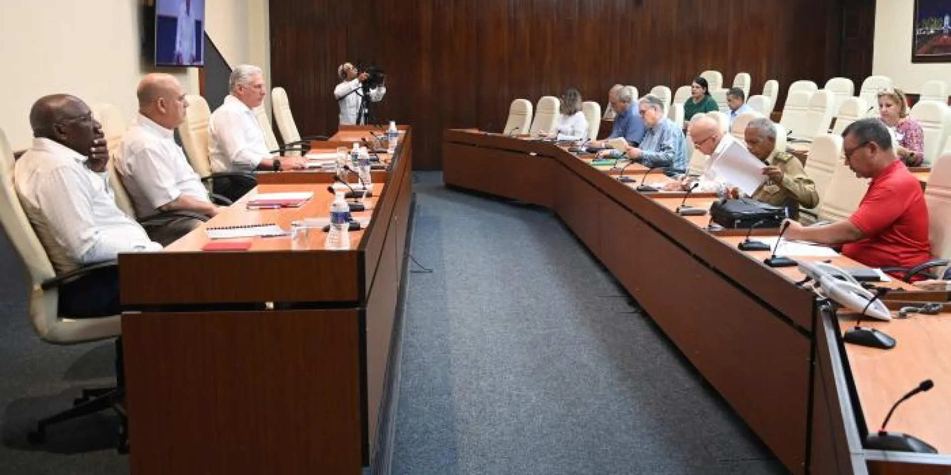 El Jefe de Estado indicó, entre las tareas inmediatas tras la etapa de recuperación, estudiar todo lo que pasó y actualizar los planes de reducción de desastres para este tipo de lluvias intensas. Foto: Estudios Revolución