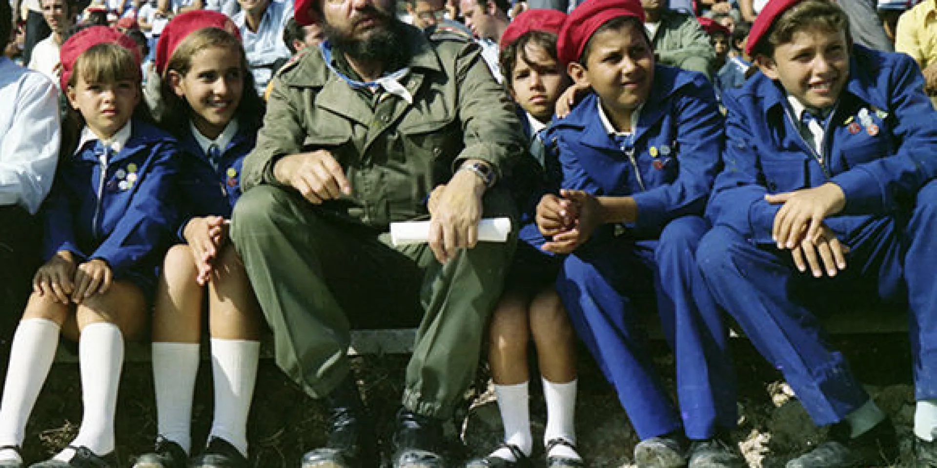 El documental seleccionado para abrir el encuentro resulta integral y engloba una serie de momentos del líder histórico tomados por el lente de Roberto Chile desde la década de 1980 hasta que dejó de ser el presidente de los Consejos de Estado y de Ministros de la Isla