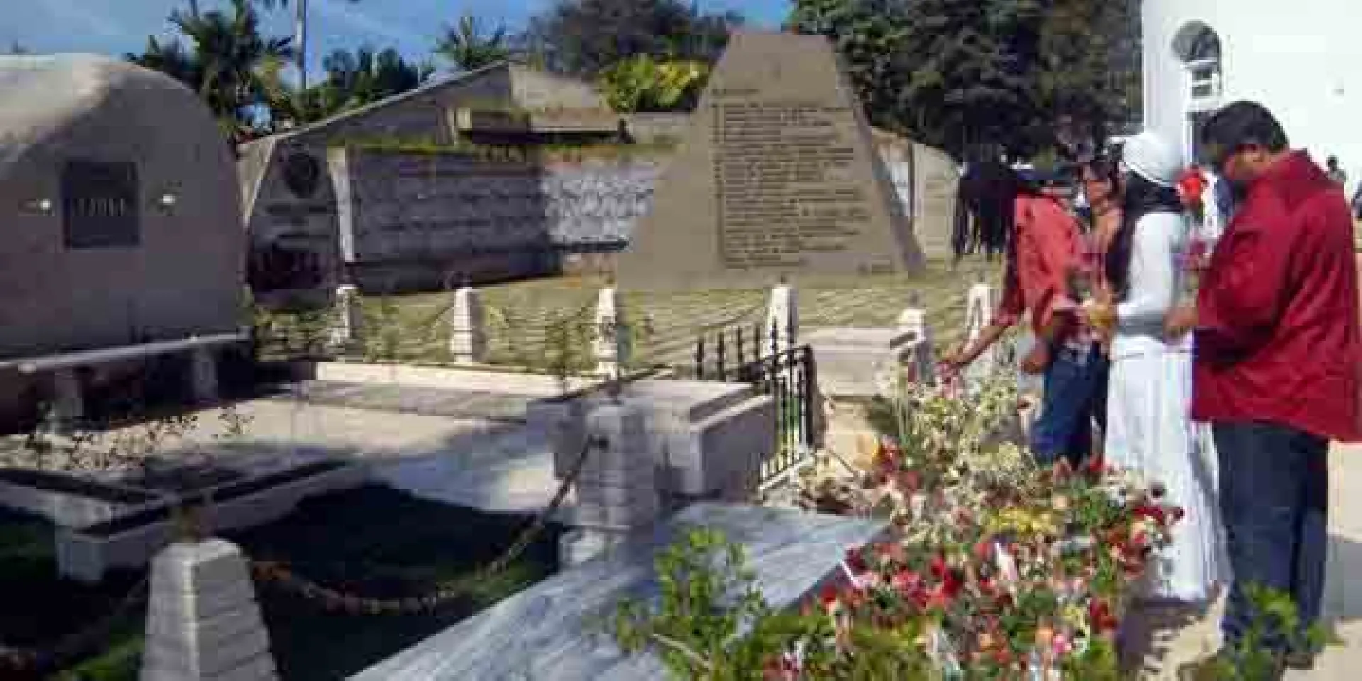 Raúl Torres, Eduardo Sosa, Luna Manzanares y Annie Garcés, Los Agradecidos, en su homenaje a Fidel.