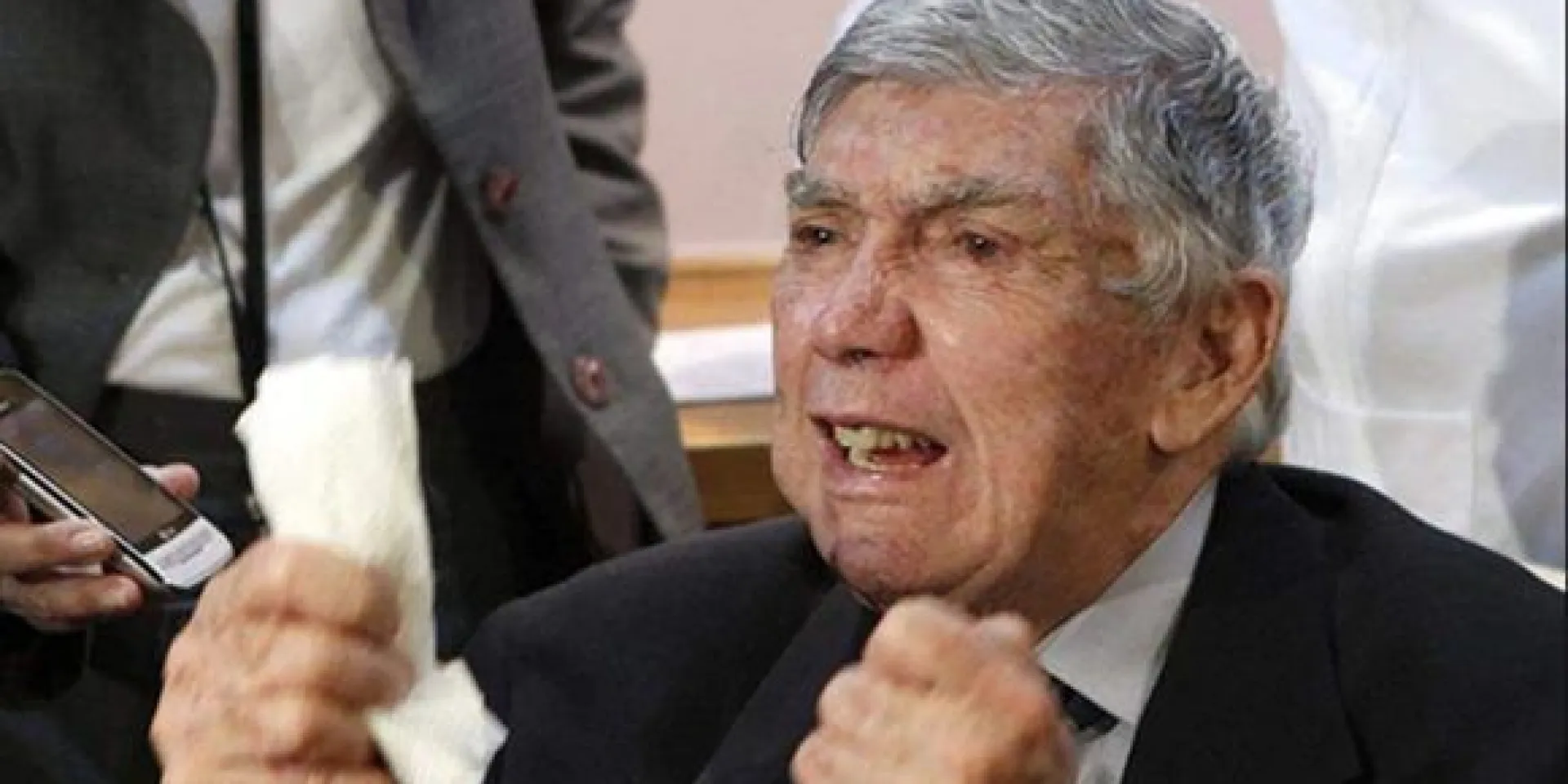 El terrorista Luis Clemente Faustino Posada Carriles murió hoy a los 90 años sin pagar sus crímenes. Foto: Internet