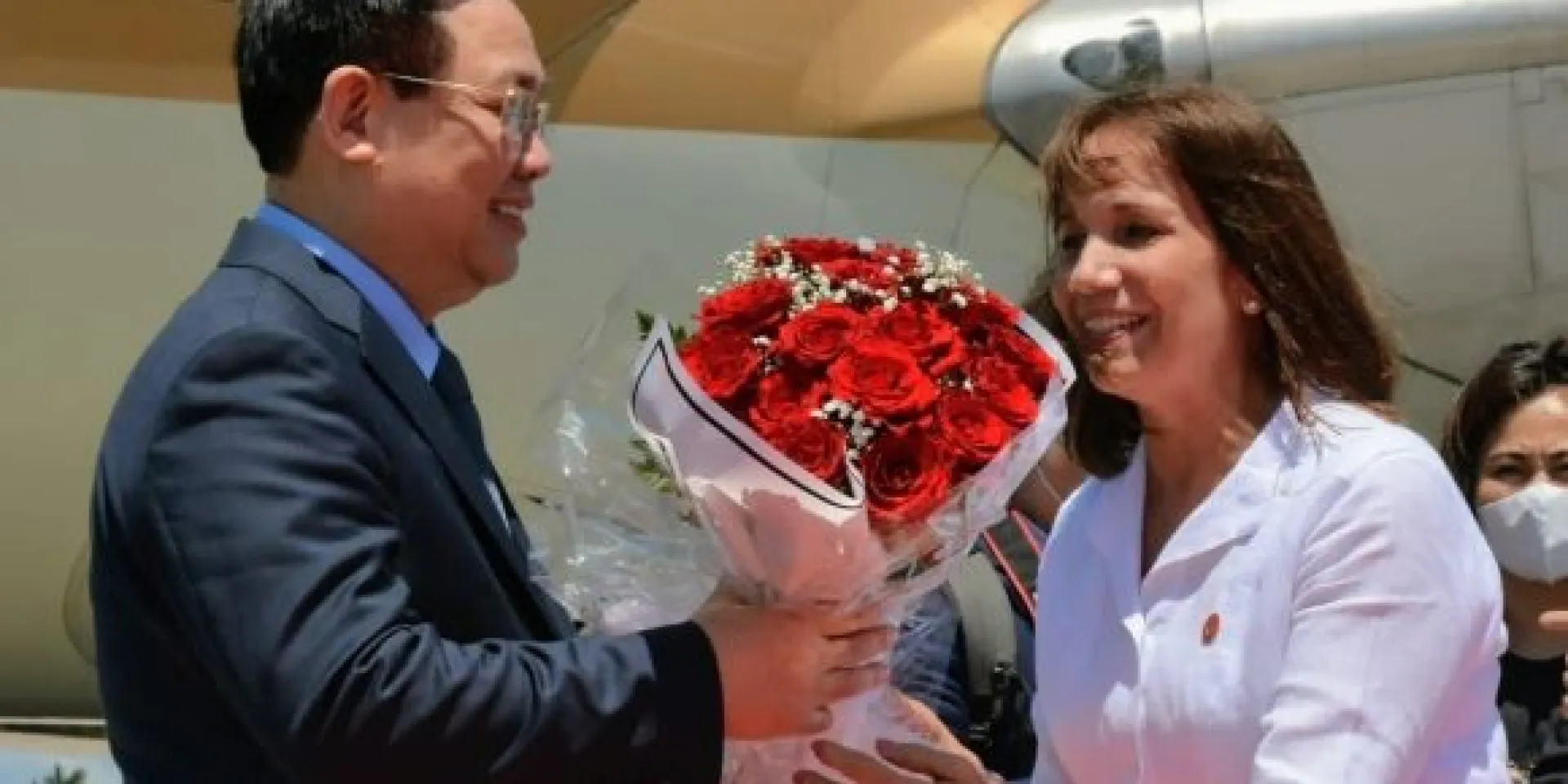 El presidente de la Asamblea Nacional, Vuong Dinh Hue, y Ana María Mari Machado, vicepresidenta del Parlamento cubano. Foto: Tony Hernández Mena.