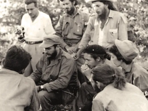Fidel junto a varios combatientes del Ejército Rebelde, 1959.