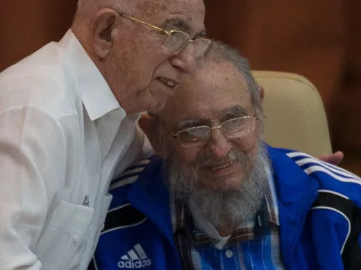 Fidel Castro y Machado Ventura en el 7 Congreso del PCC