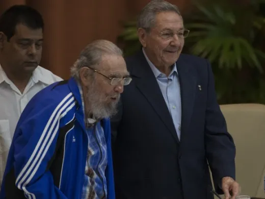 Fidel Castro en la clausura del VII Congreso del PCC
