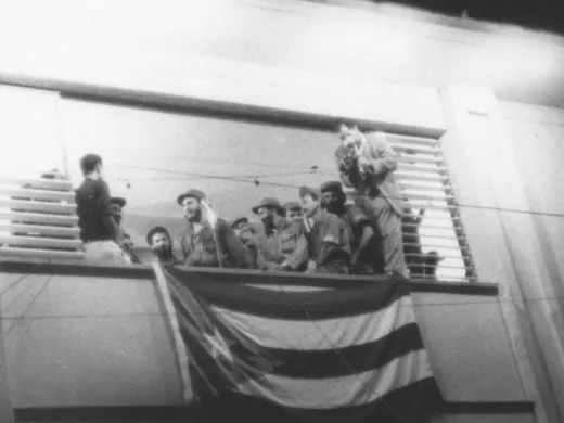 Fidel Castro en el balcón, en el parque Agramonte.