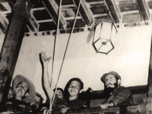 Fidel Castro en el Ayuntamiento de Santiago de Cuba, 1959.