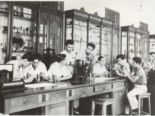 Fidel Castro Ruz aula de Física del Colegio de Belén, 1943