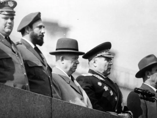 En las celebraciones del 1ero de Mayo en la URSS Fidel Castro junto a dirigentes de la URSS