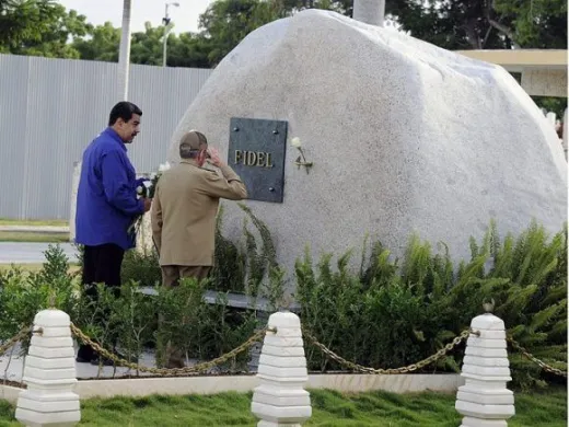Nicolás Maduro y Raúl Castro le rindieron homenaje a Fidel este 15 de agosto de 2017. Foto: Estudios Revolución
