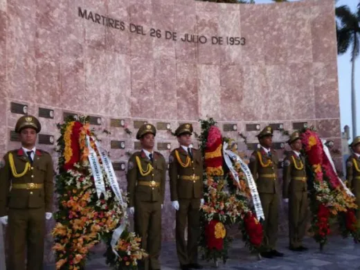 Ofrendas florales del General de Ejército Raúl Castro, de los Consejos de Estado y de Ministros, y del pueblo de Cuba, honraron la memoria de los mártires del 26 de Julio. Ofrendas florales del General de Ejército Raúl Castro, de los Consejos de Estado y de Ministros, y del pueblo de Cuba, honraron la memoria de los mártires del 26 de Julio.
